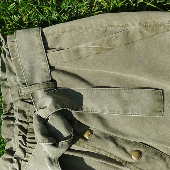 EXPRESS Front-Snap Skirt - Picture 2 of 13